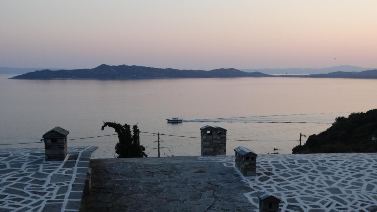 House With Marvelous View Apartment Ouranoupoli Luaran gambar